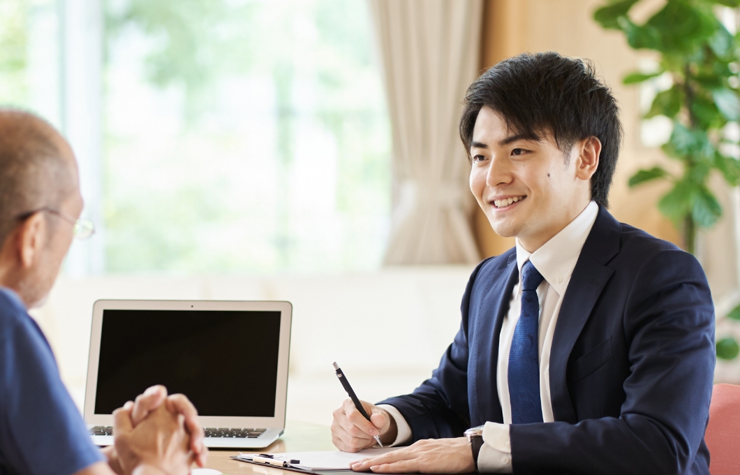 不動産営業担当者